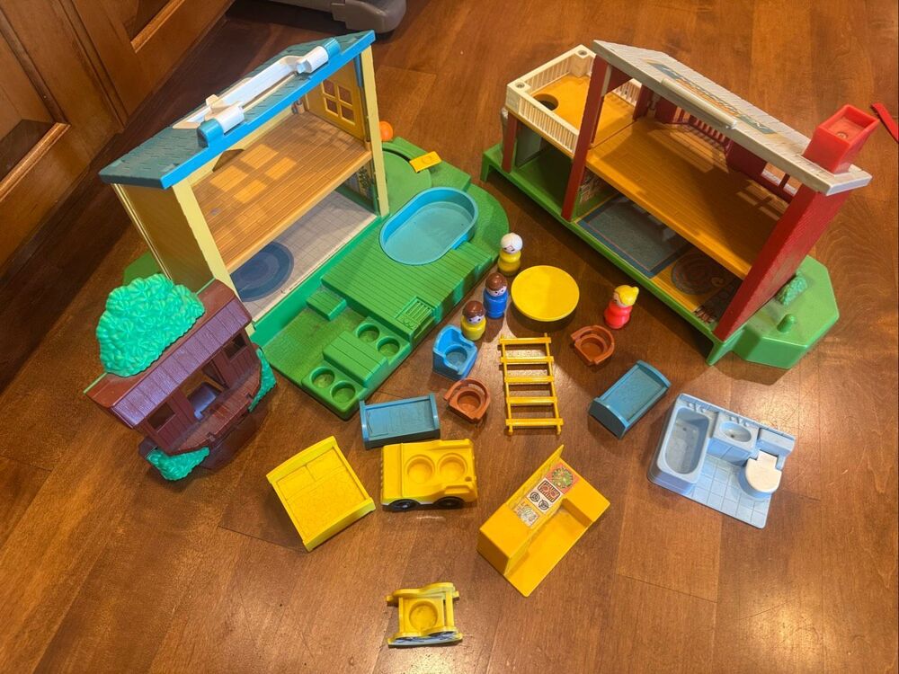 Vintage 1989 Fisher Price Little People Neighborhood #2551 House Set